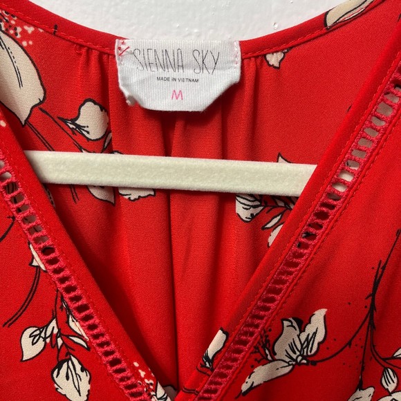 Sienna Sky women's short sleeves bow blouse red with white flowers size medium - Picture 3 of 3